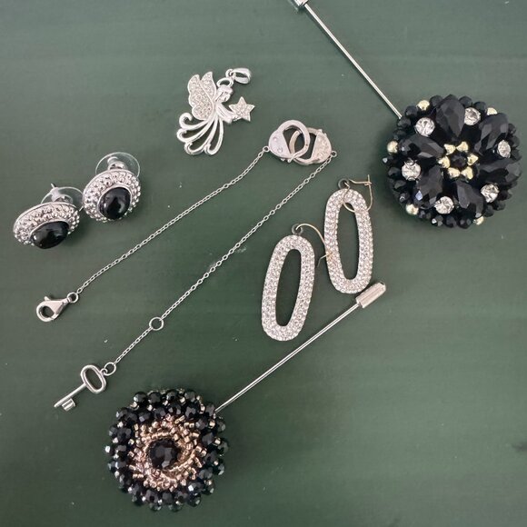 Silver (925) handcuffs bracelet, angel pendant, 2 pins & 2 pairs of earrings - Picture 1 of 3